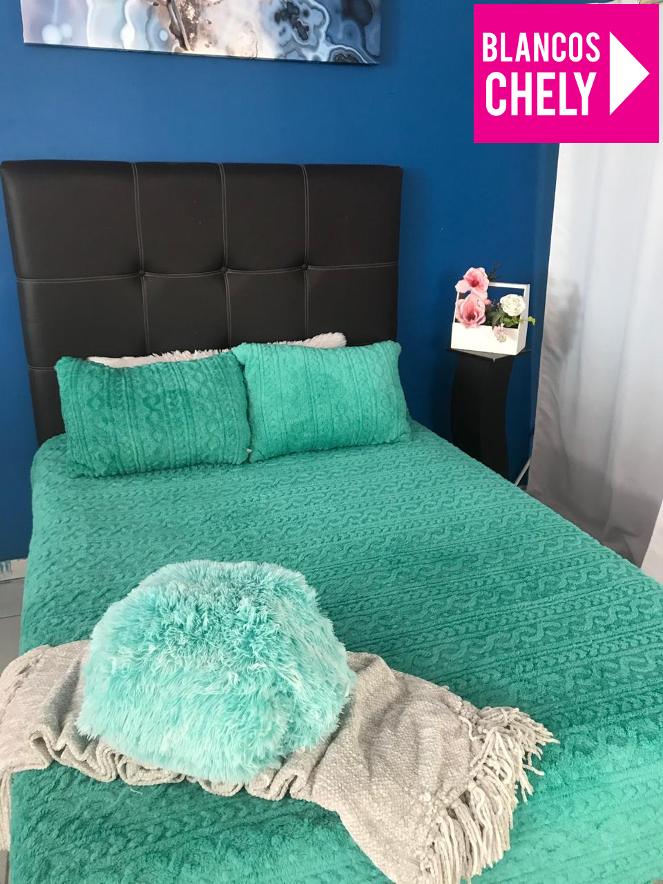 COMBO FRAZDA MATRIMONIAL Y PAR DE ALMOHADAS TRENZADO.